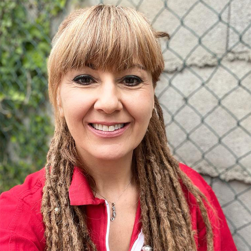 Raffaella Regoli. Orgogliosamente “Sospesa”