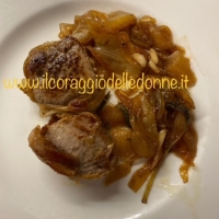 Medaglioni con mele e cipolle