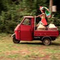 Storia di Chiara: “Su e giù con l’Apecar, la vita è tutta qua”