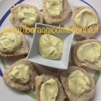 Tortino di tonno e patate con salsa yogurt