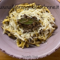 Tagliatelle al ragù di fegatini